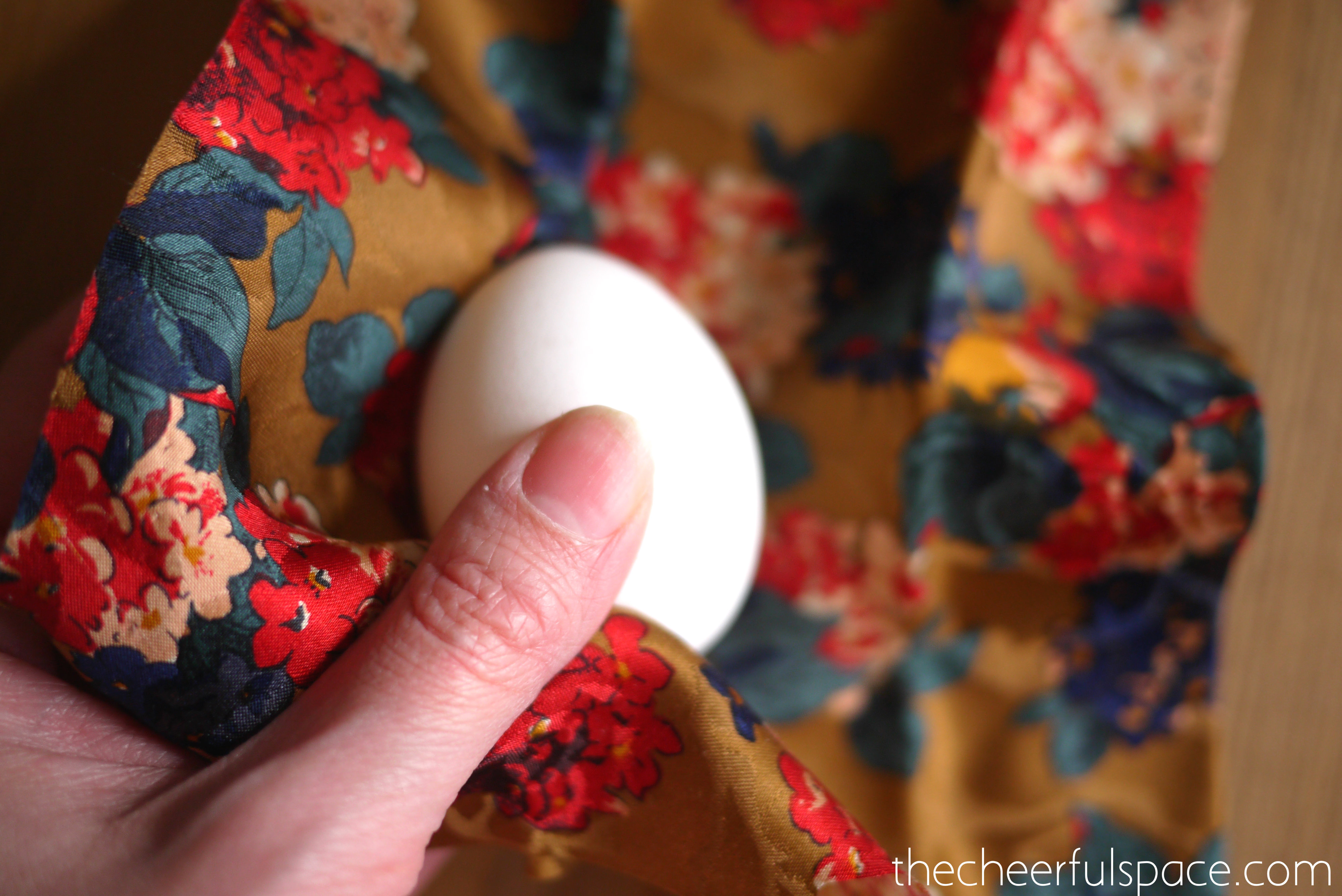 silk-tie-dyed-easter-eggs-05