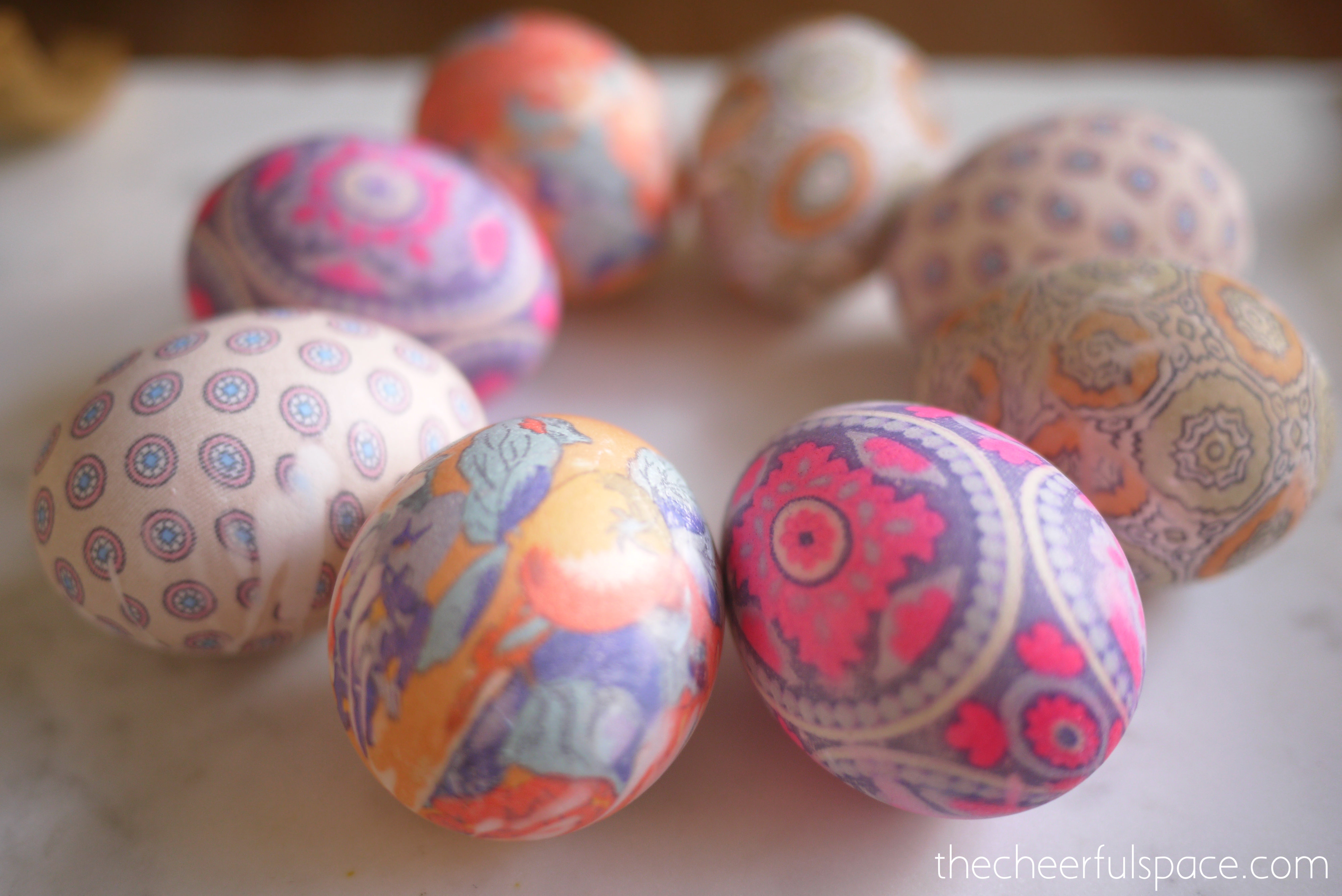 silk-tie-dyed-easter-eggs-23